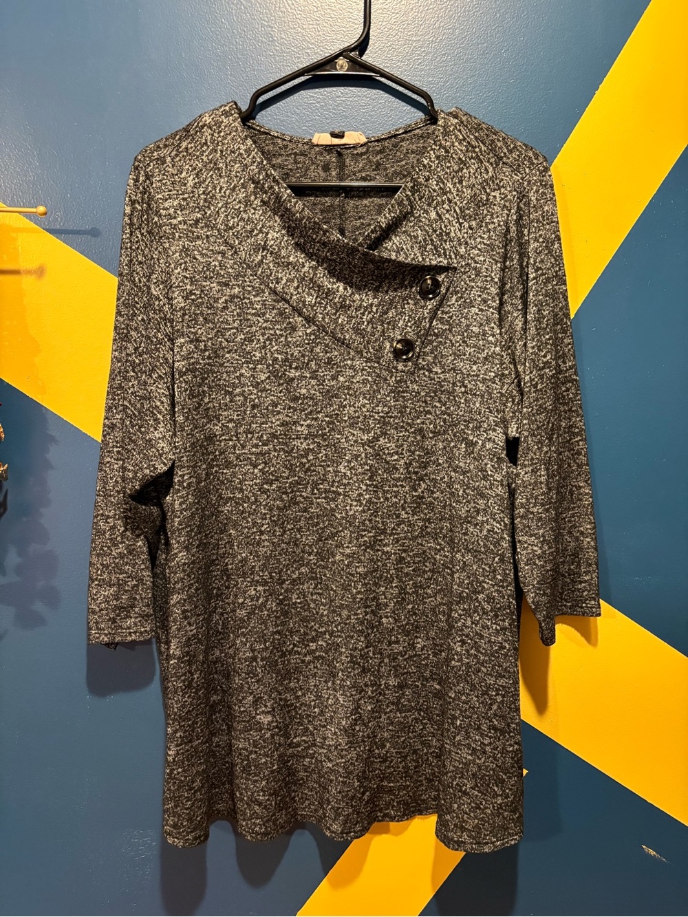 East Adeline Heathered Black V-Neck Long Sleeve Lightweight Sweater EUC